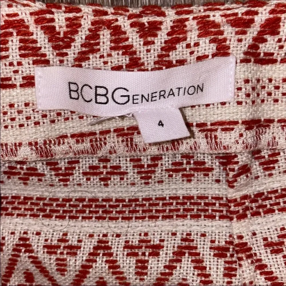 BCBG Ladies Skort    - Picture 3 of 5